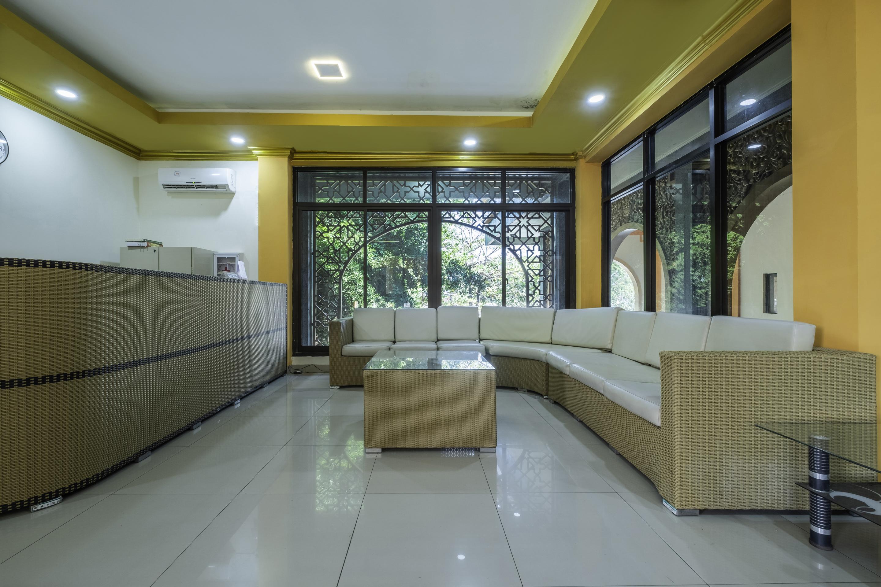 Oyo 2132 Pondok Avicenna Cirebon Eksteriør bilde