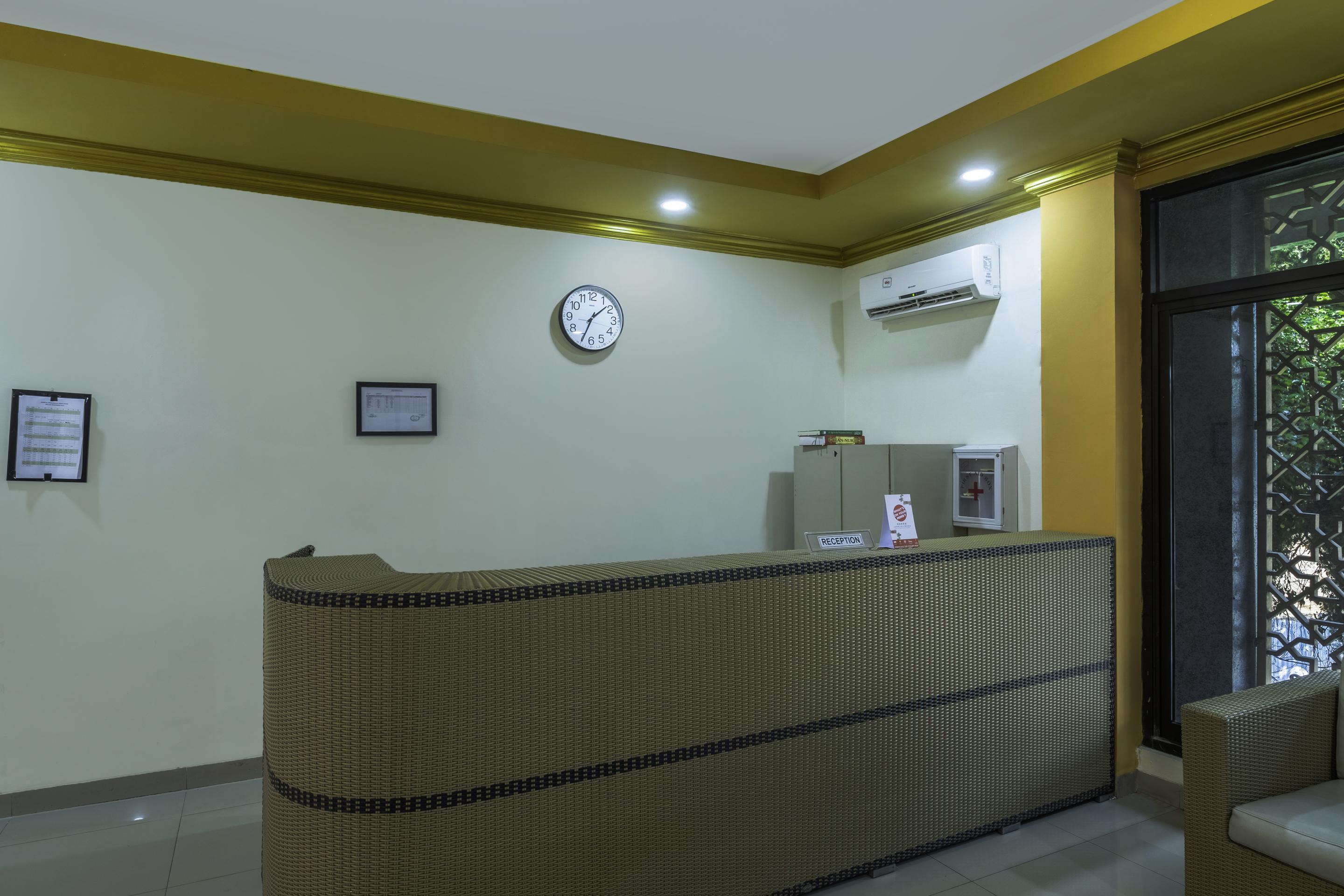 Oyo 2132 Pondok Avicenna Cirebon Eksteriør bilde